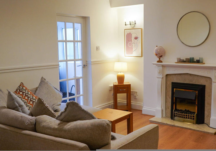 Room 2, The Ivies - 5 Bedroom Property - Tenby, Pembrokeshire