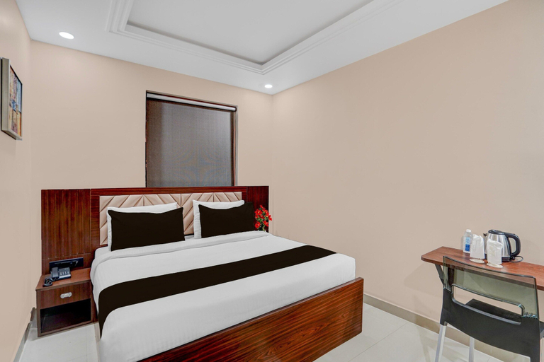 Room 3, Townhouse Oak Alwar Railway Station, Alwar