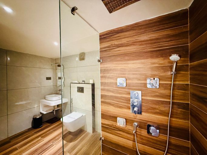 Bathroom 2, Hotel KAMA, Patna