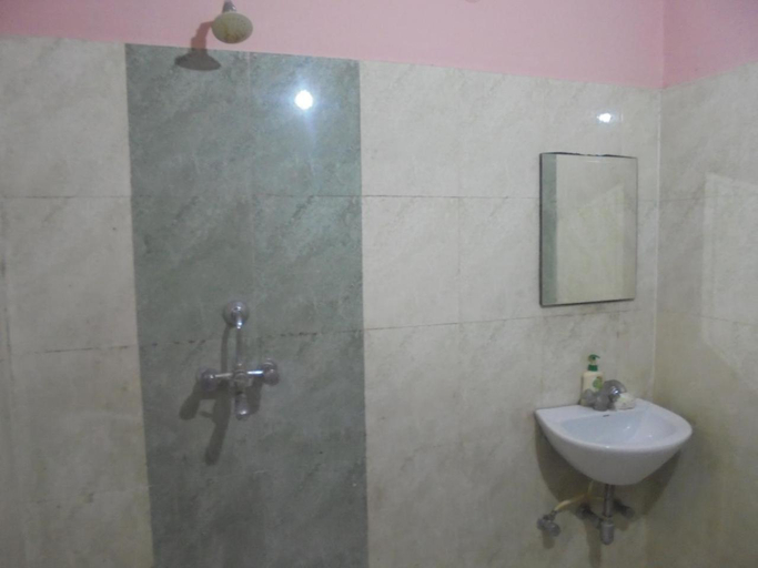 Bathroom 3, Hotel Raj Guest House, Jaipur