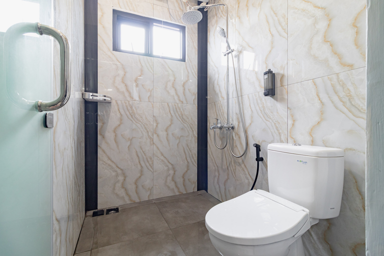 Bathroom 2, Grace House Syariah Cikarang RedPartner, Cikarang