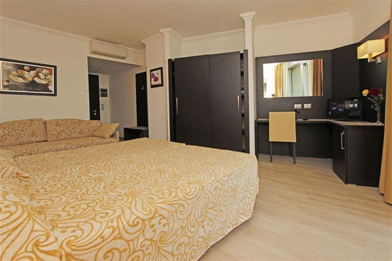 Bedroom 3, Hotel Bazzanega, Brescia