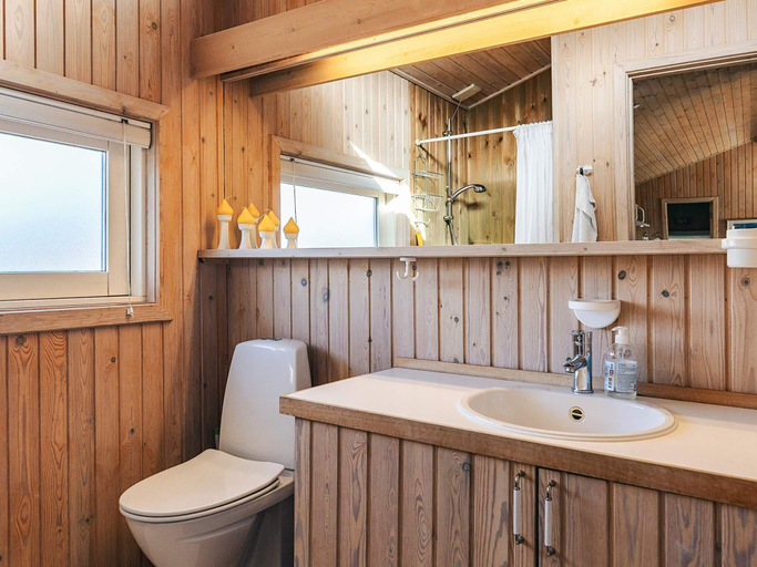 Bathroom 3, Seaside Serenity in Blokhus-By Traum, Jammerbugt