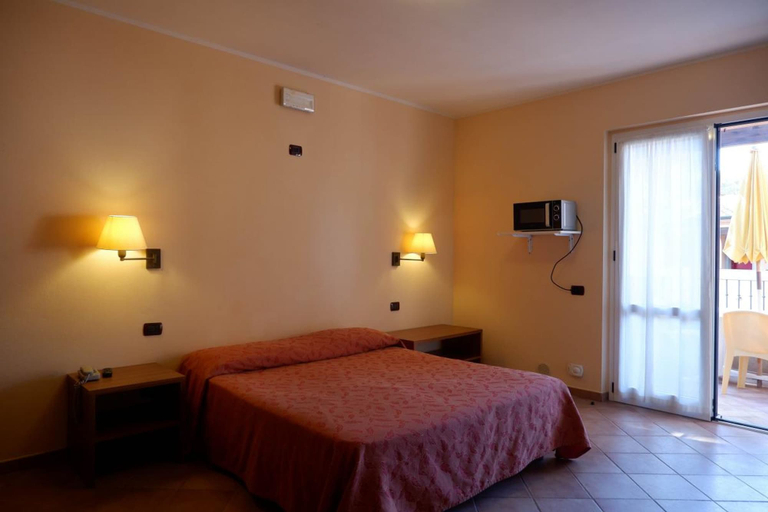 Room 3, Residence I Tusci Studio 4p Half Board, Grosseto