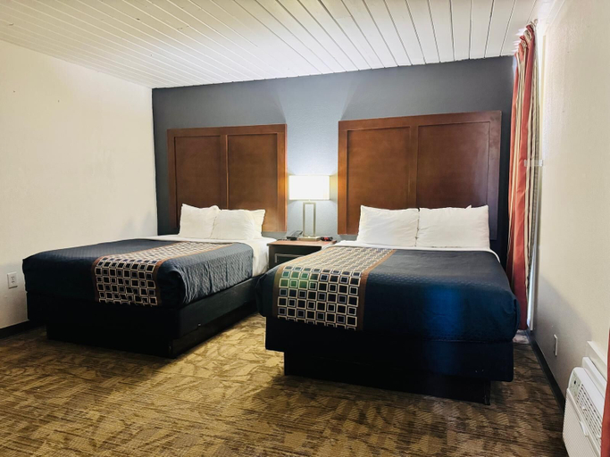 Bedroom 4, Alamo Inn & Suites, Campbell