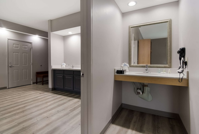 Bathroom 4, Quality Inn Goldsboro, Wayne