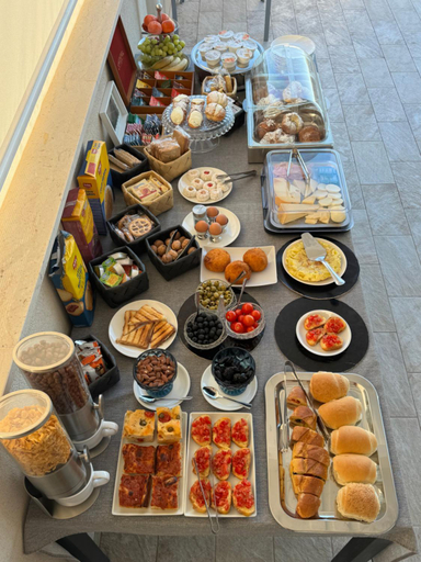 Food & Drinks