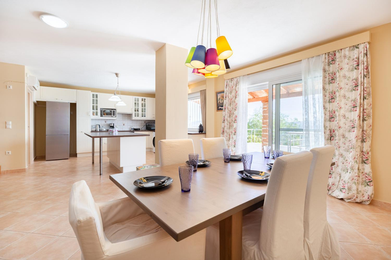 Others 3, Spacious Villa With a Pool, Attica