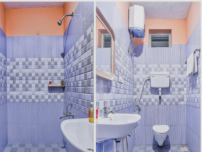 Bathroom 4, Grand Ocean inn, Puducherry
