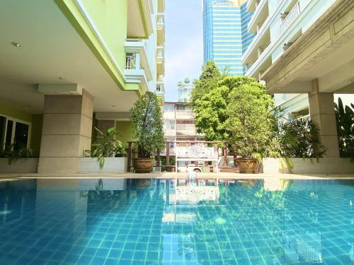 Others 2, 14 Place Sukhumvit Suites, Khlong Toey
