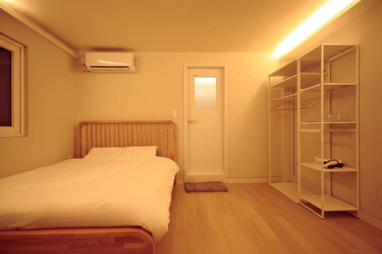 Room 5, SoSi Stay, Jung