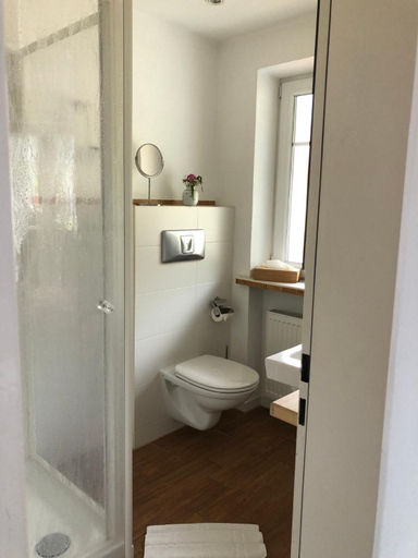 Bathroom 3, Gastehaus Tanneck mit Hallenbad, Traunstein