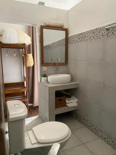 Bathroom, M'Serenity Guest House, Analamanga