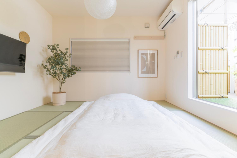 Bedroom 2, Osaka Large Family House 7 Bedrooms 2 Baths Free Parking, Osaka