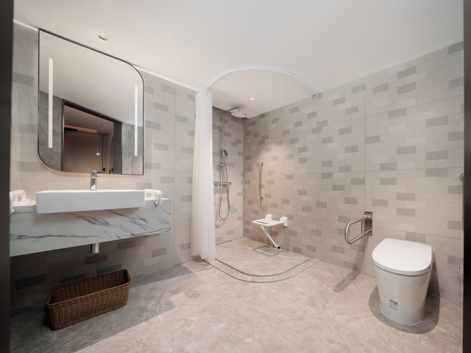 Bathroom 5, Hilton Garden Inn Shenzhen Luohu Port, Shenzhen
