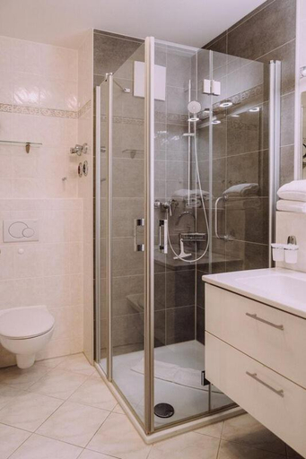 Bathroom 5, Europa Residenz Bad Fussing, Passau