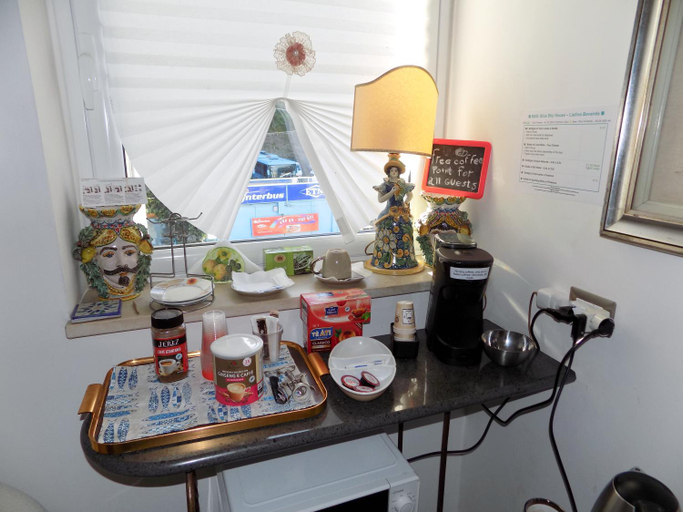 Food & Drinks 4, Blue Sky House, Messina