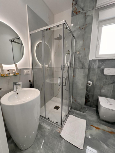 Bathroom 3, Suite 14, Cosenza