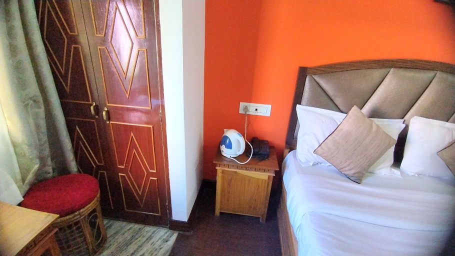 Room 2, Kasturi Palace Near Ava Art Gallery, East Sikkim