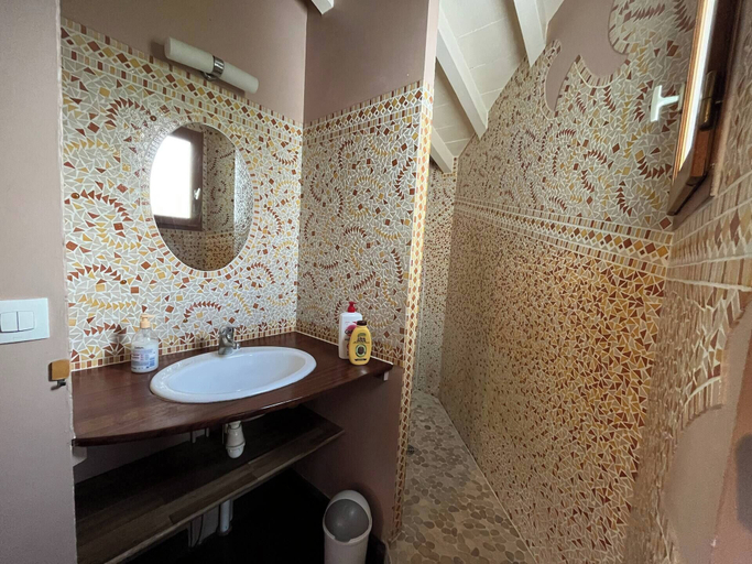 Bathroom 5, Chalet confort idéal famille/ami & déplacement pro, Maine-et-Loire