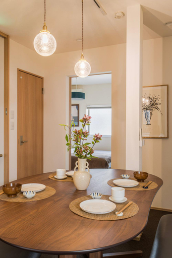 Food & Drinks 4, Osaka Large Family House 7 Bedrooms 2 Baths Free Parking, Osaka