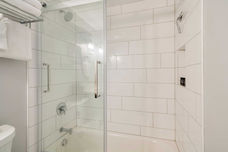 Bathroom 4, Sunset Cove by Avantstay Beachfront w/ Balcony!, Clatsop