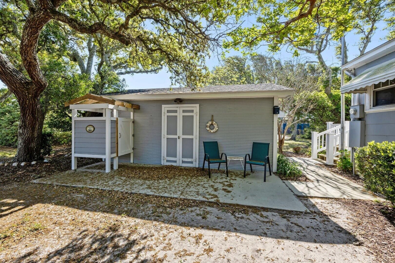 Terrace/patio 3, Whispering Oaks 3 Bedroom Home by RedAwning, Carteret