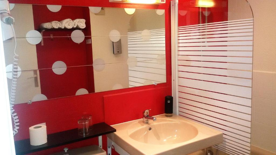 Bathroom 4, Hotel Le Merle Blanc, Saône-et-Loire