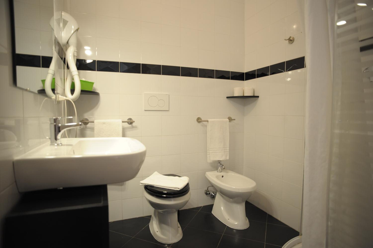 Bathroom, B&B Foroni 29, Verona