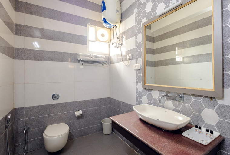 Bathroom 4, Hotel Jataka Inn, Gaya