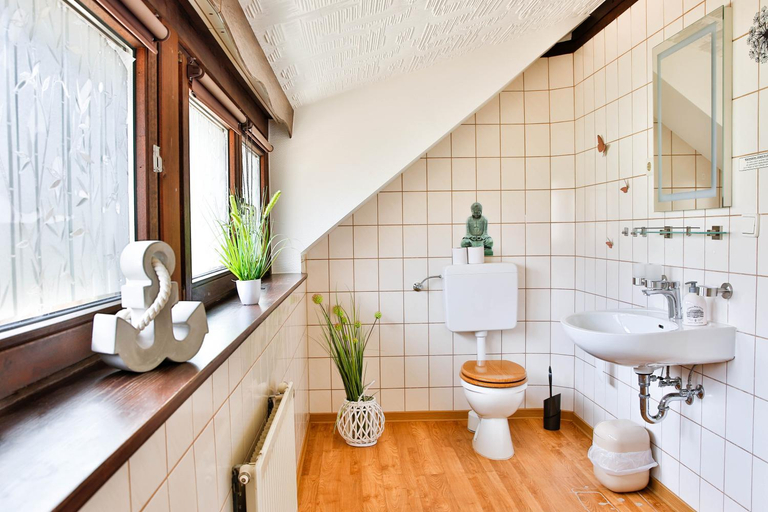 Bathroom 2, Bordmann` Scheune, Spree-Neiße