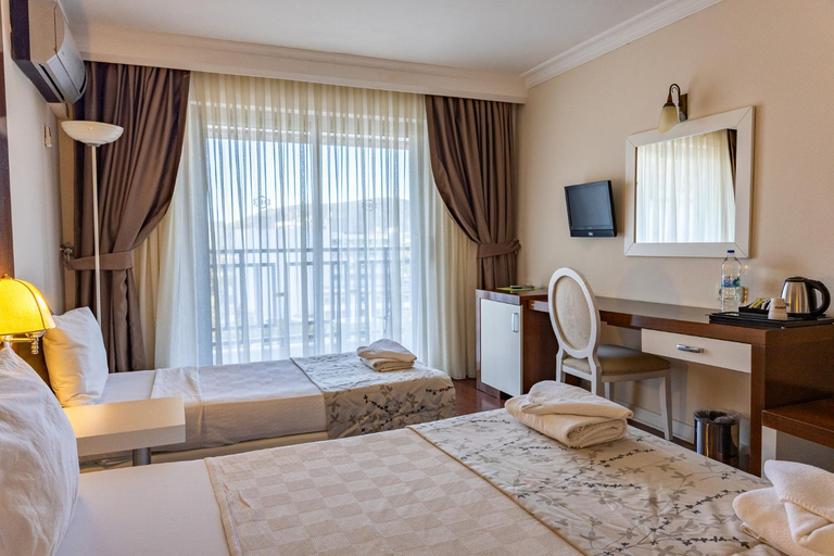 Bedroom 2, Sentinus Beach Hotel, Kuşadası
