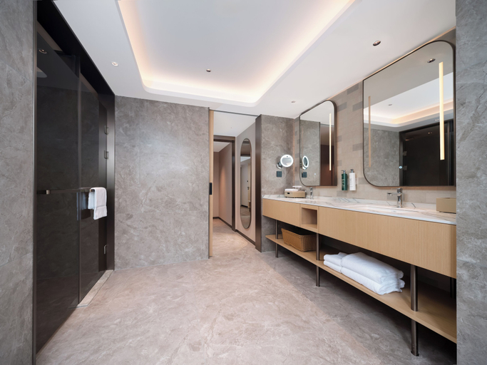 Bathroom 3, Hilton Garden Inn Shenzhen Luohu Port, Shenzhen