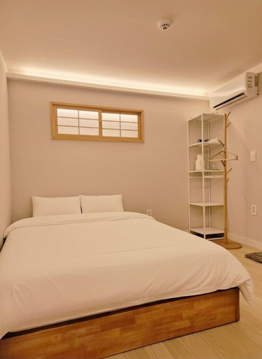 Room 2, SoSi Stay, Jung