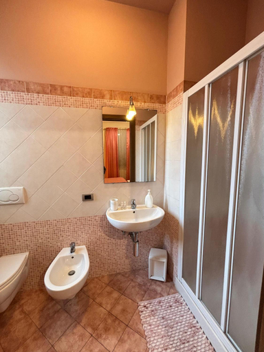 Bathroom 2, Locanda Fuoriporta, Pistoia