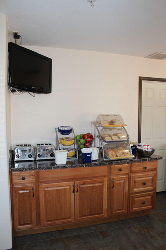 Food & Drinks 5, GreenTree Inn Sedona, Yavapai