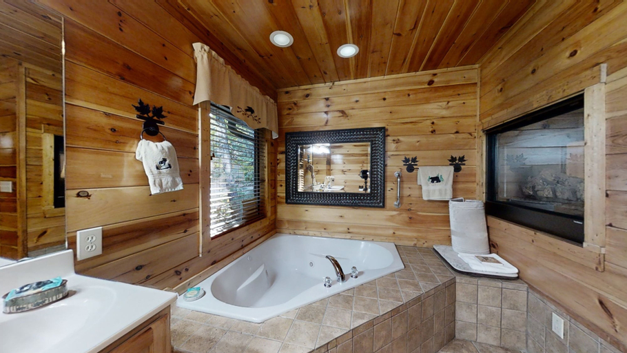 Bathroom 3, Wuzzy's Flophouse 2 Bedroom Cabin by RedAwning, Sevier
