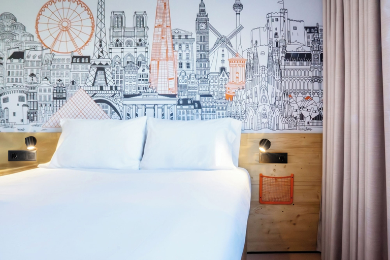 Room 3, easyHotel Alicante Centro, Alicante