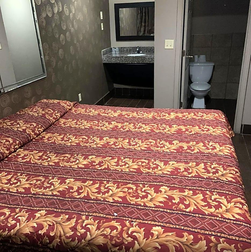 Bedroom 2, Royal Relax Inn Fairmont City, Saint Clair