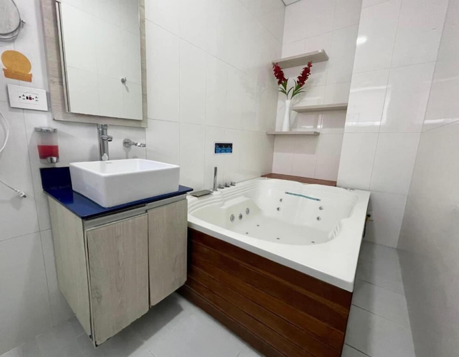 Bathroom 5, Hotel Sixtina Plaza Medellin, Medellín