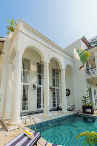 Pool 4, ELIVAAS Yashgeet 4 BHK Villa with Pool, North Goa