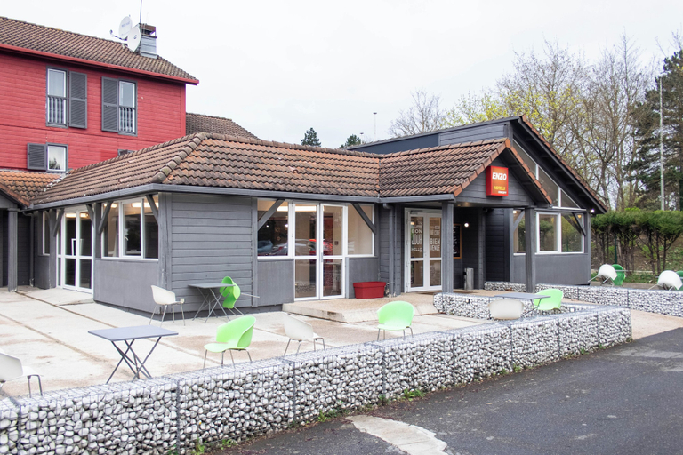 Exterior & Views 2, Enzo Trappes by Kyriad Direct, Yvelines