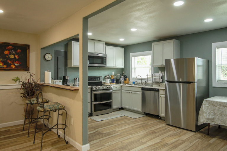 Private kitchen 3, Jasper Sunshine Getaway, Hamilton