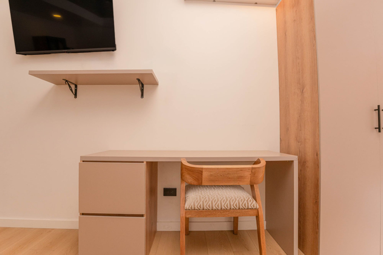 Room 4, Opera 301 in Medell n, Medellín