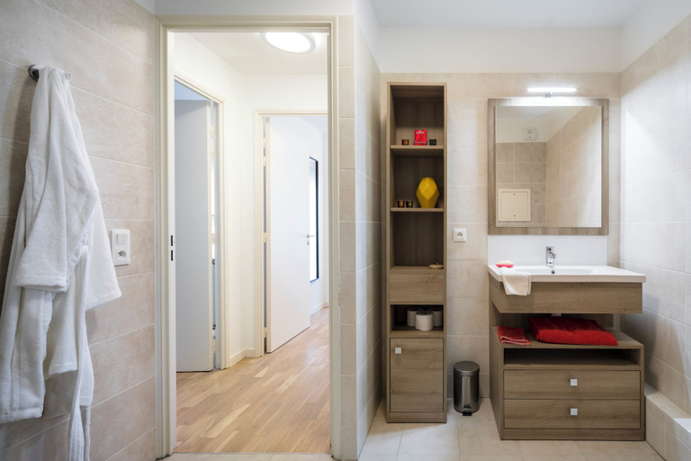 Bathroom, Zenao Appart'hôtels Puteaux, Hauts-de-Seine