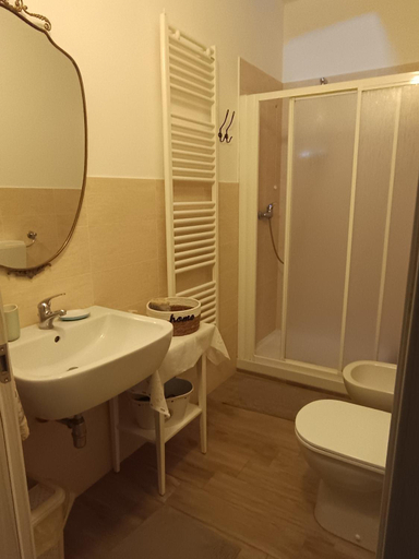 Bathroom 3, L'armonica di nonnoSandro, L'Aquila