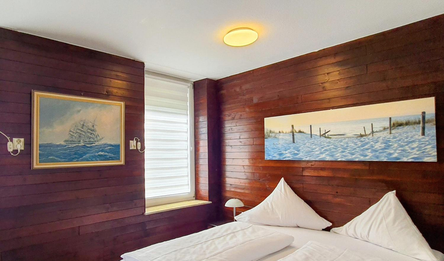 Bedroom 2, Hotel Munchner Lowenbrau, Cuxhaven