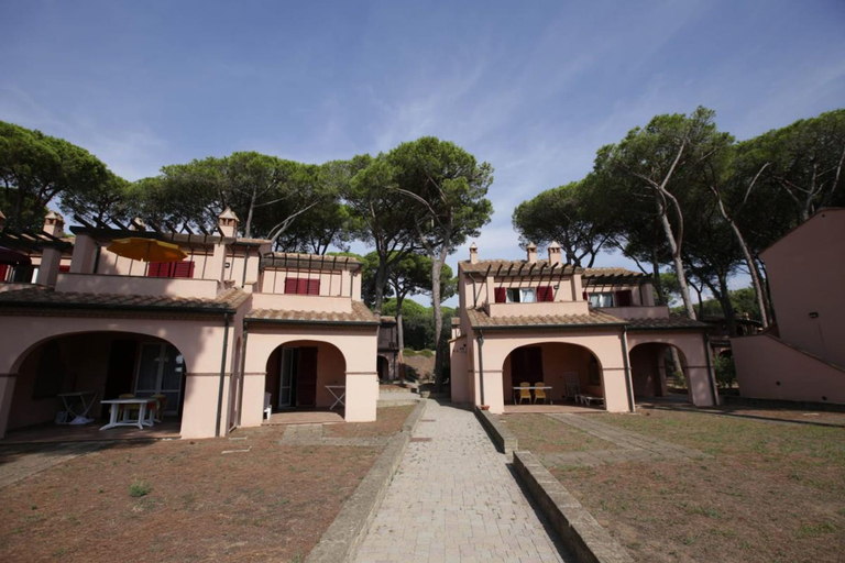 Room 2, Residence I Tusci Studio 4p Half Board, Grosseto