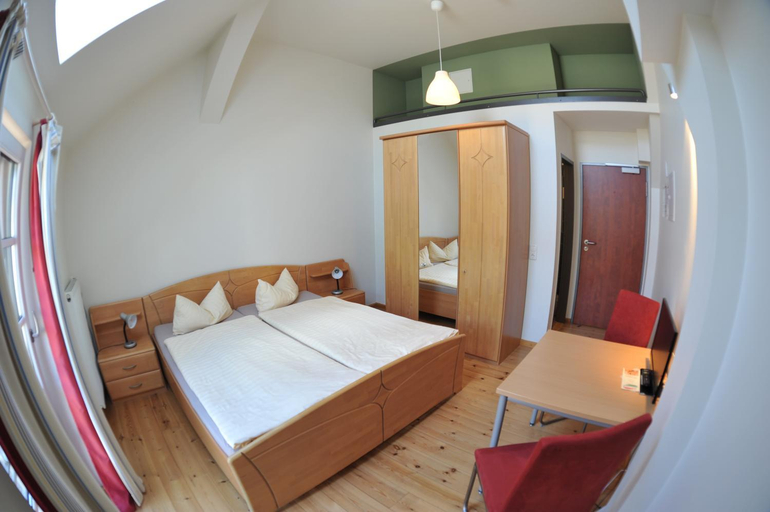 Bedroom 2, Hof Markische Heide, Brandenburg an der Havel