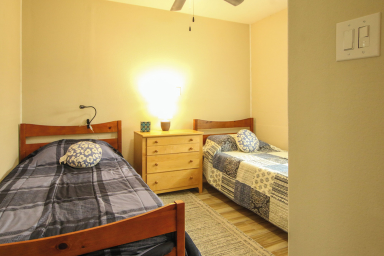 Room 4, Jasper Sunshine Getaway, Hamilton